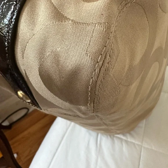 Coach Tan and Brown Signature Shoulder Bag - Picture 9 of 16